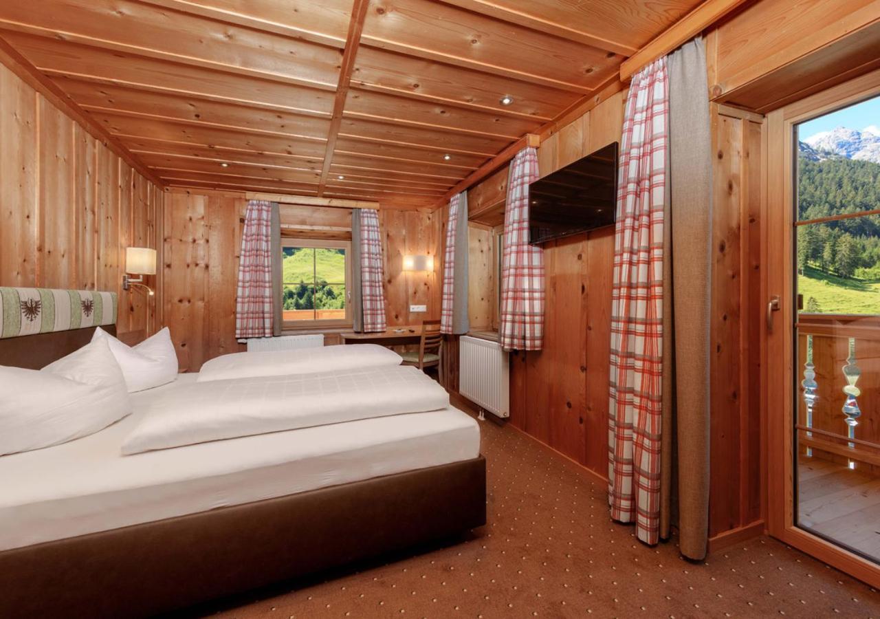 Landgasthof Adler Hinterhornbach ภายนอก รูปภาพ