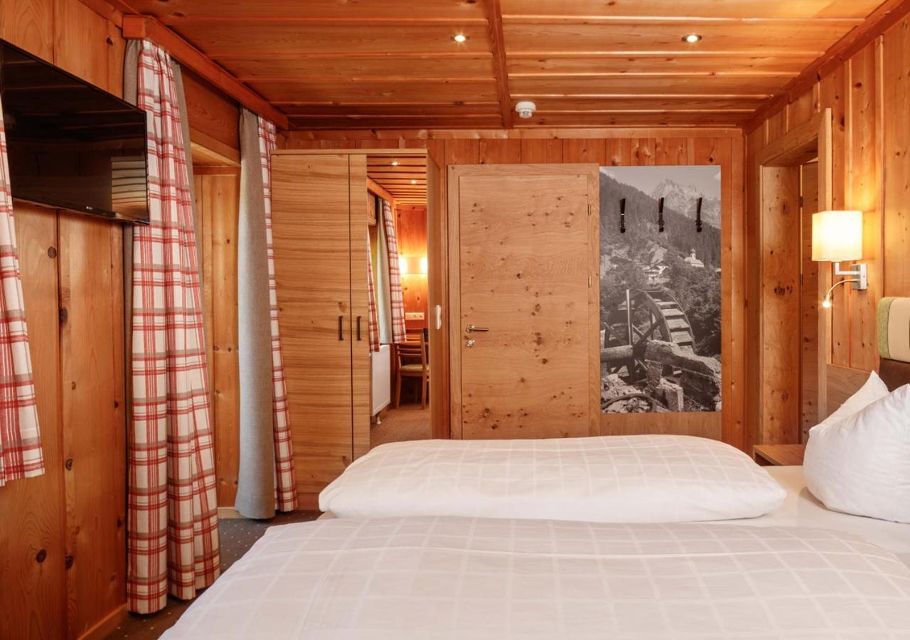 Landgasthof Adler Hinterhornbach ภายนอก รูปภาพ