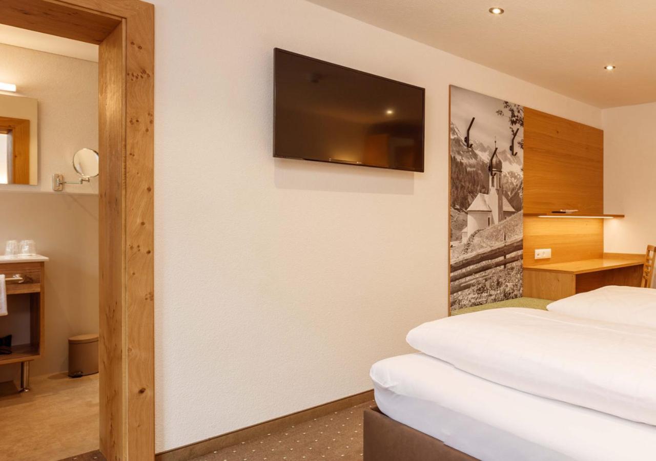 Landgasthof Adler Hinterhornbach ภายนอก รูปภาพ