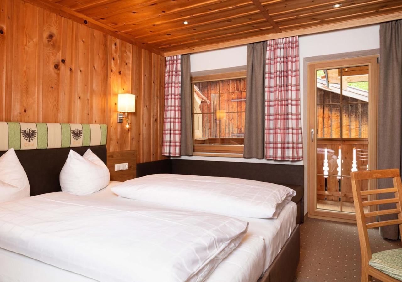 Landgasthof Adler Hinterhornbach ภายนอก รูปภาพ