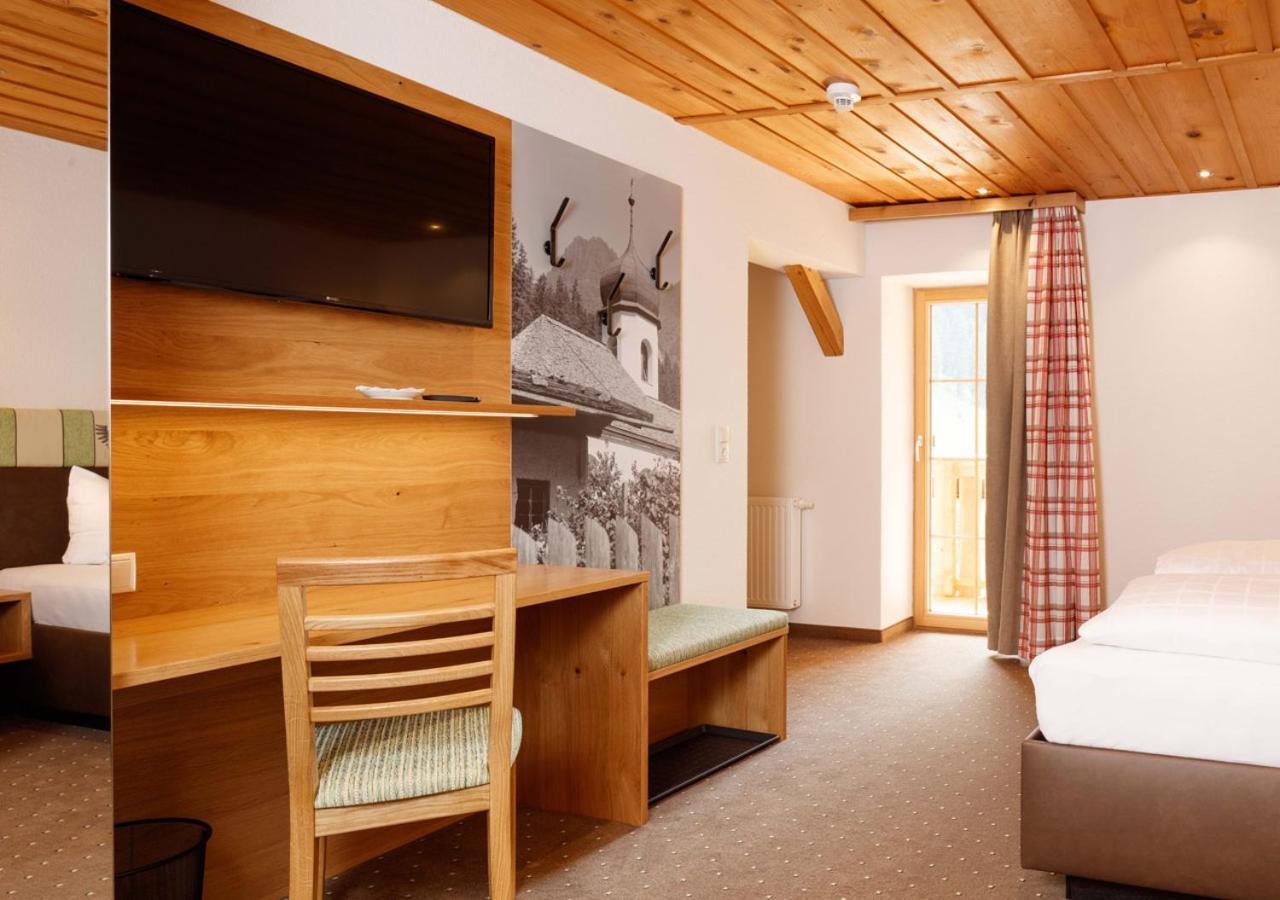 Landgasthof Adler Hinterhornbach ภายนอก รูปภาพ