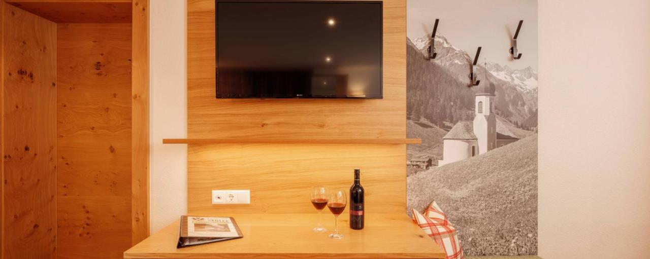 Landgasthof Adler Hinterhornbach ภายนอก รูปภาพ